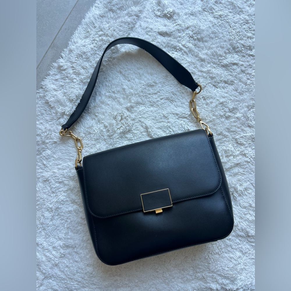 Sarah White bag. Looks like new.